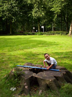 Ik heb een brug voor de kikkertjes gemaakt